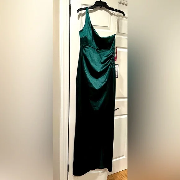 Emerald Sundae Womens Juniors Satin Long Evening Dress Green L Emerald Sundae Womens Juniors Satin Long Evening Dress Green L